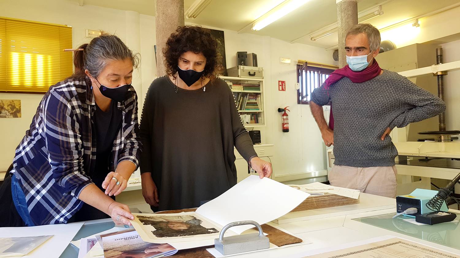 Restaura dos óleos del siglo XIX