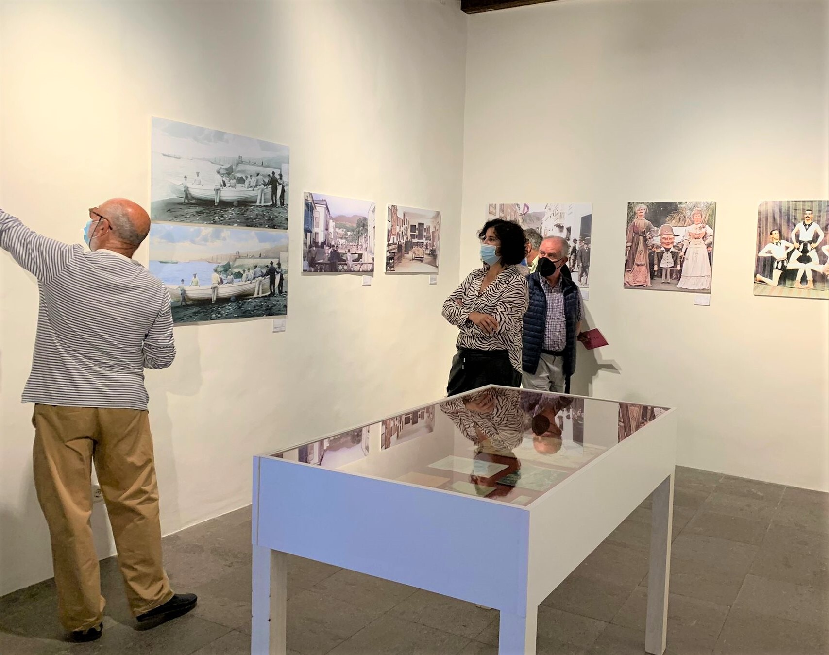 Dos exposiciones sobre el patrimonio de las Fiestas Lustrales abren las puertas en la Casa Salazar