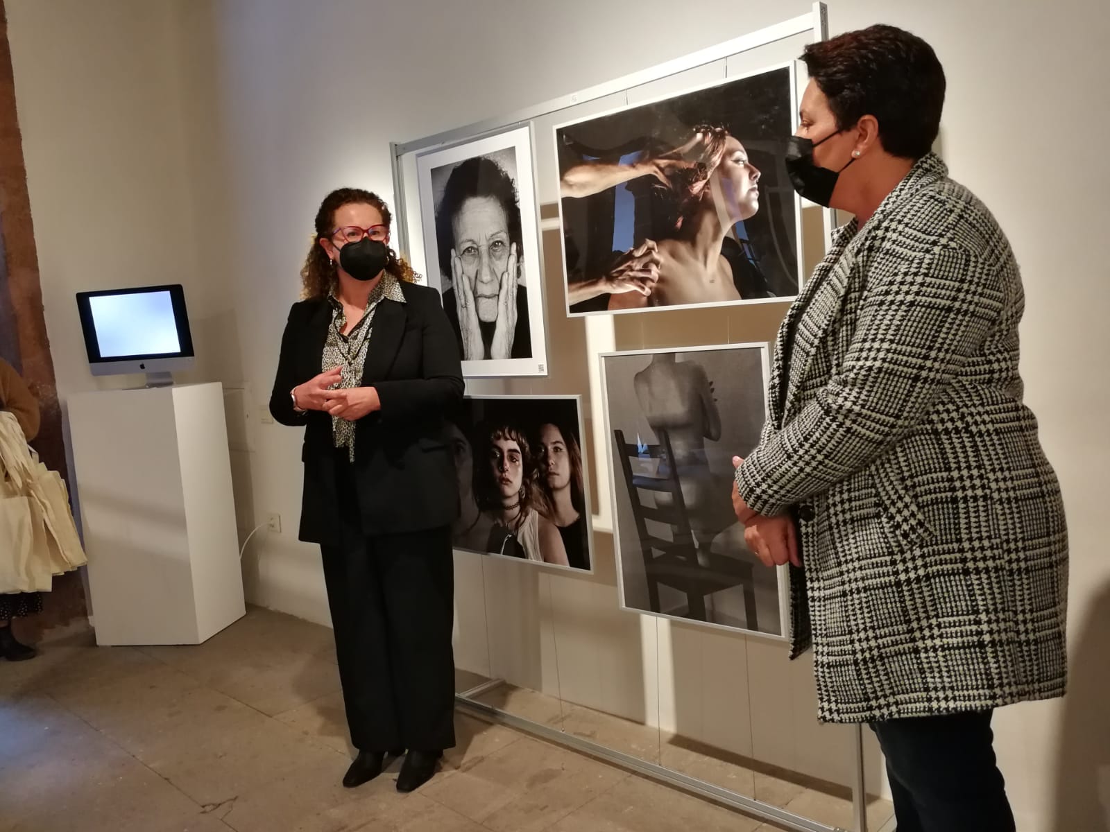 La exposición itinerante con motivo del Día Internacional de las Mujeres implica a la sociedad educativa palmera 