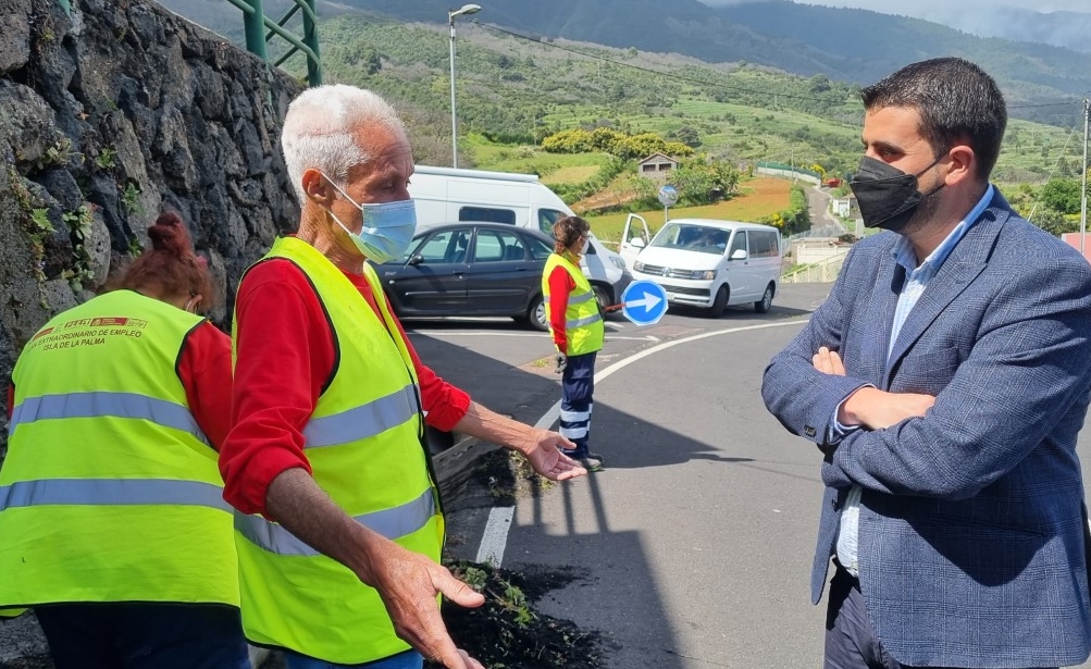 El Cabildo refuerza el servicio de Infraestructuras con más de un centenar de trabajadores para limpieza y mantenimiento de carreteras 