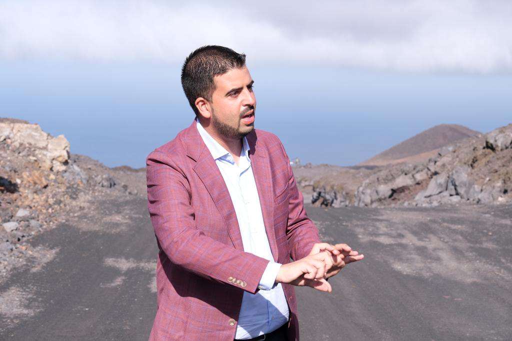 El Cabildo de La Palma recupera el primer tramo del camino de Aniceto afectado por las coladas