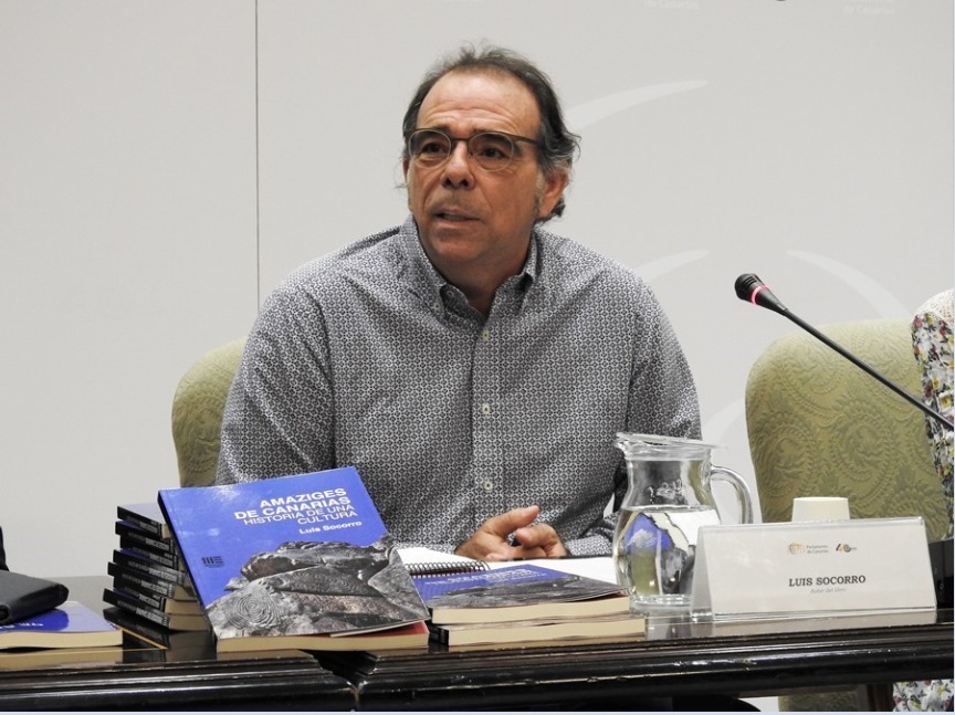 El periodista Luis Socorro presentará su libro ‘Amaziges de Canarias, historia de una cultura’ el próximo viernes, 3 de marzo, en Los Llanos de Aridane, en el Museo Arqueológico Benahoarita. El acto empezará a las 19.00 horas y contará con la presencia de la consejera de Cultura y Patrimonio Histórico del Cabildo Insular de La Palma y del director del citado museo, el historiador y doctor Jorge Pais Pais. ‘Amaziges de Canarias, historia de una cultura’ es el resultado de una investigación periodística en la