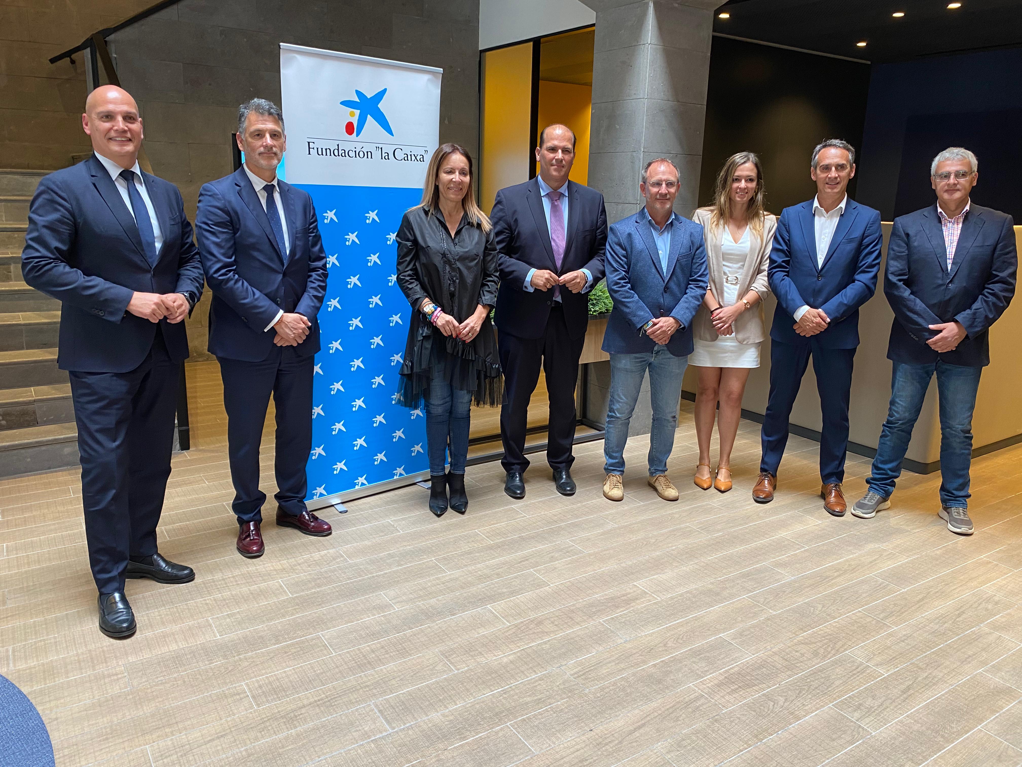 Fundación La Caixa, Indispal y Transvulcania adidas Terrex, el tridente más solidario 