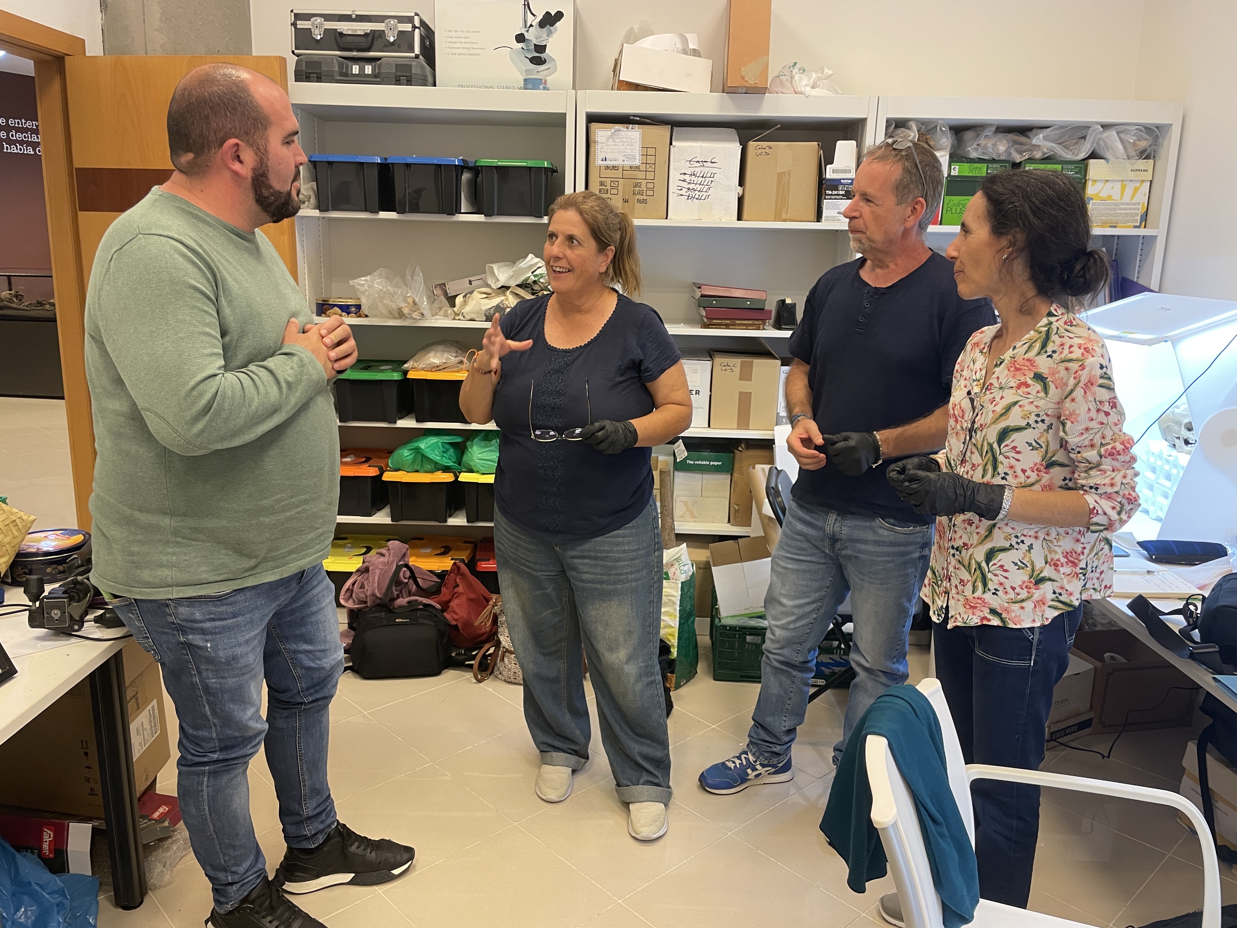 Especialistas en bioarqueología estudian restos humanos benahoaritas con traumatismos por violencia