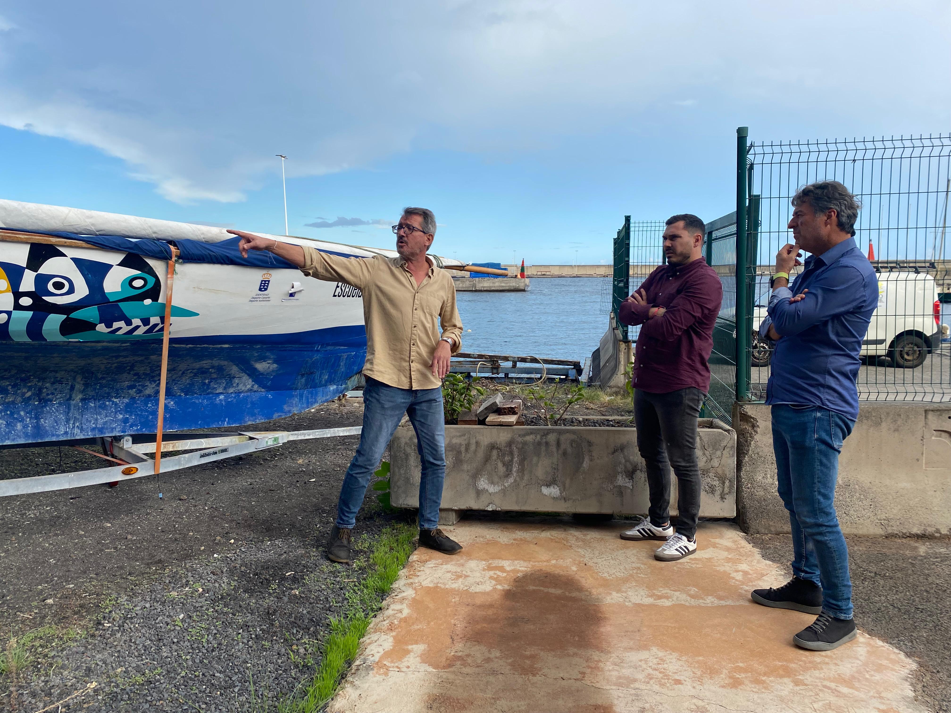 El Cabildo de La Palma y la Federación Canaria de Vela Latina impulsan mejoras en las instalaciones del Puerto de Santa Cruz de La Palma 