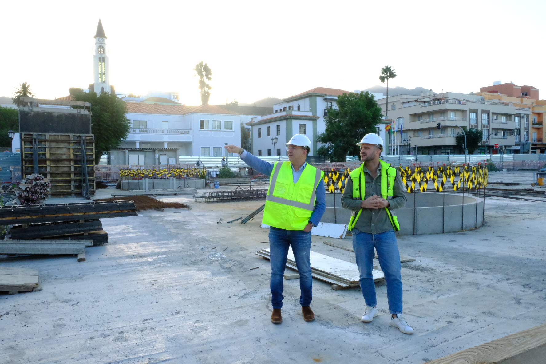 El Cabildo y Ayuntamiento de El Paso avanzan en la última fase de las obras de la Plaza Francisca de Gazmira