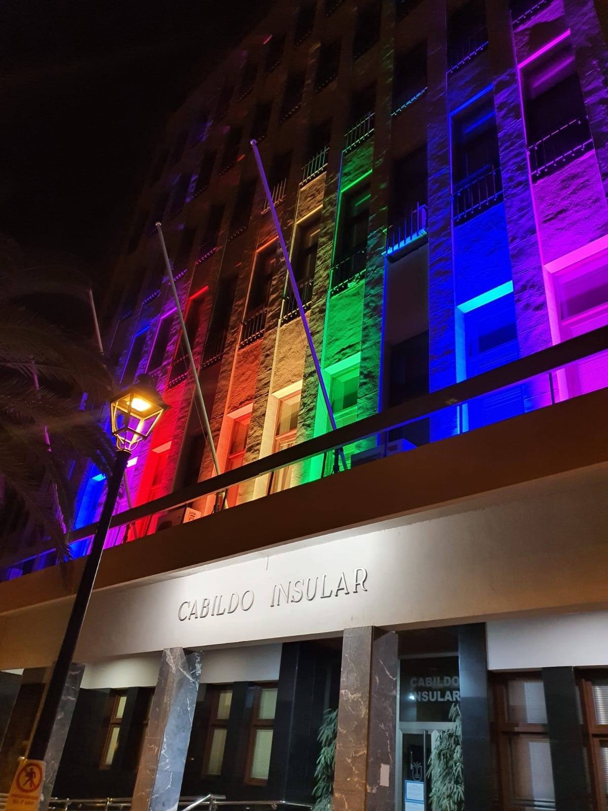 El Cabildo se suma a la condena por la agresión a un joven LGTBIQ+ de La Palma en Valencia