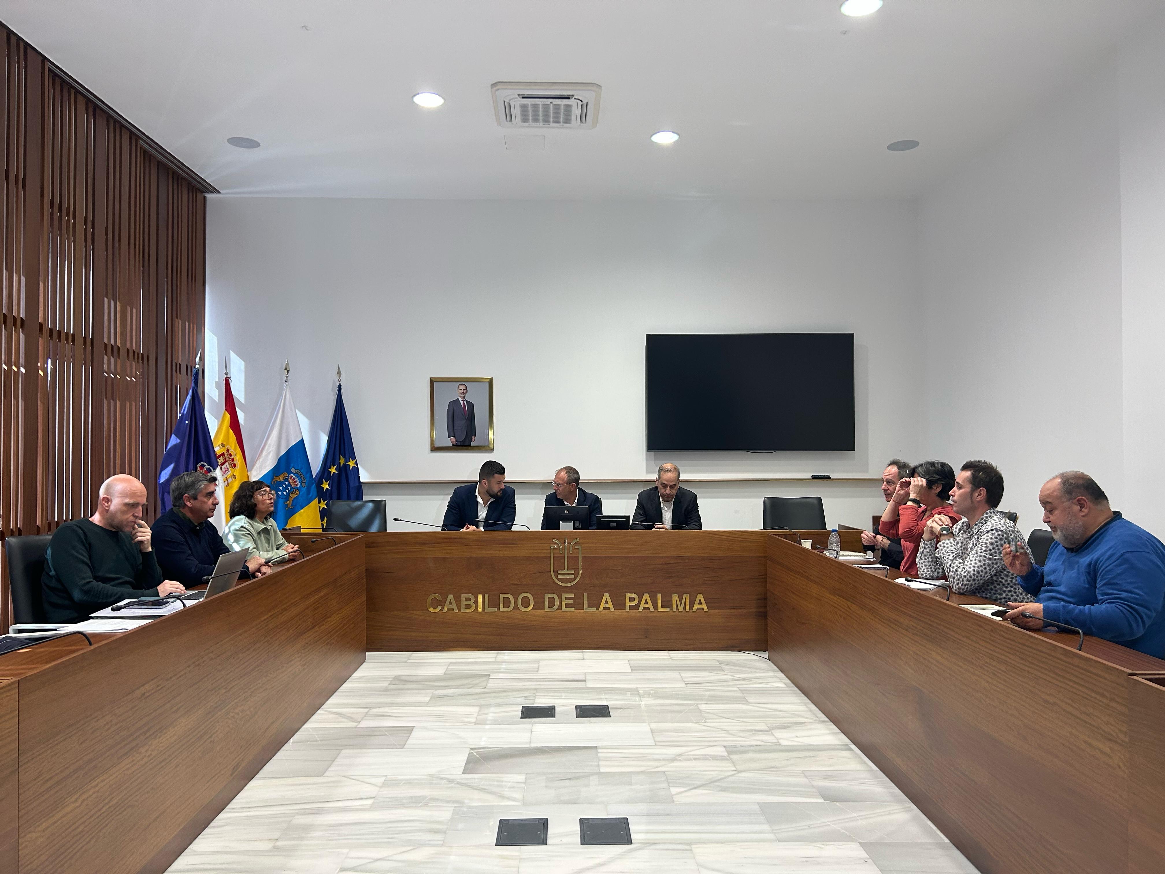 El Cabildo afrontará con fondos propios nuevas acciones de mitigación en Puerto Naos y La Bombilla