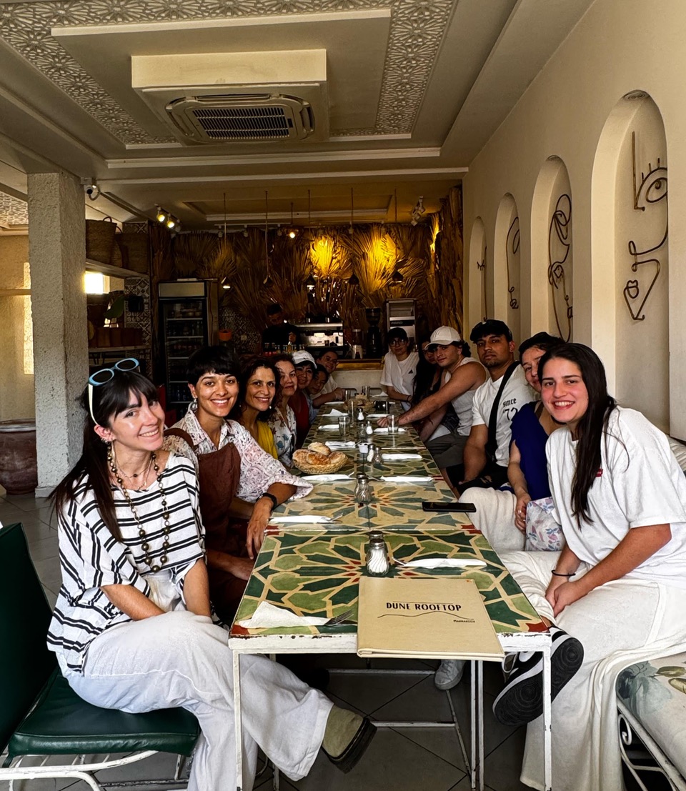 Isla Bonita Moda reafirma su compromiso con la formación y la capacitación en una nueva misión junto a la Escuela de Arte Manolo Blahnik