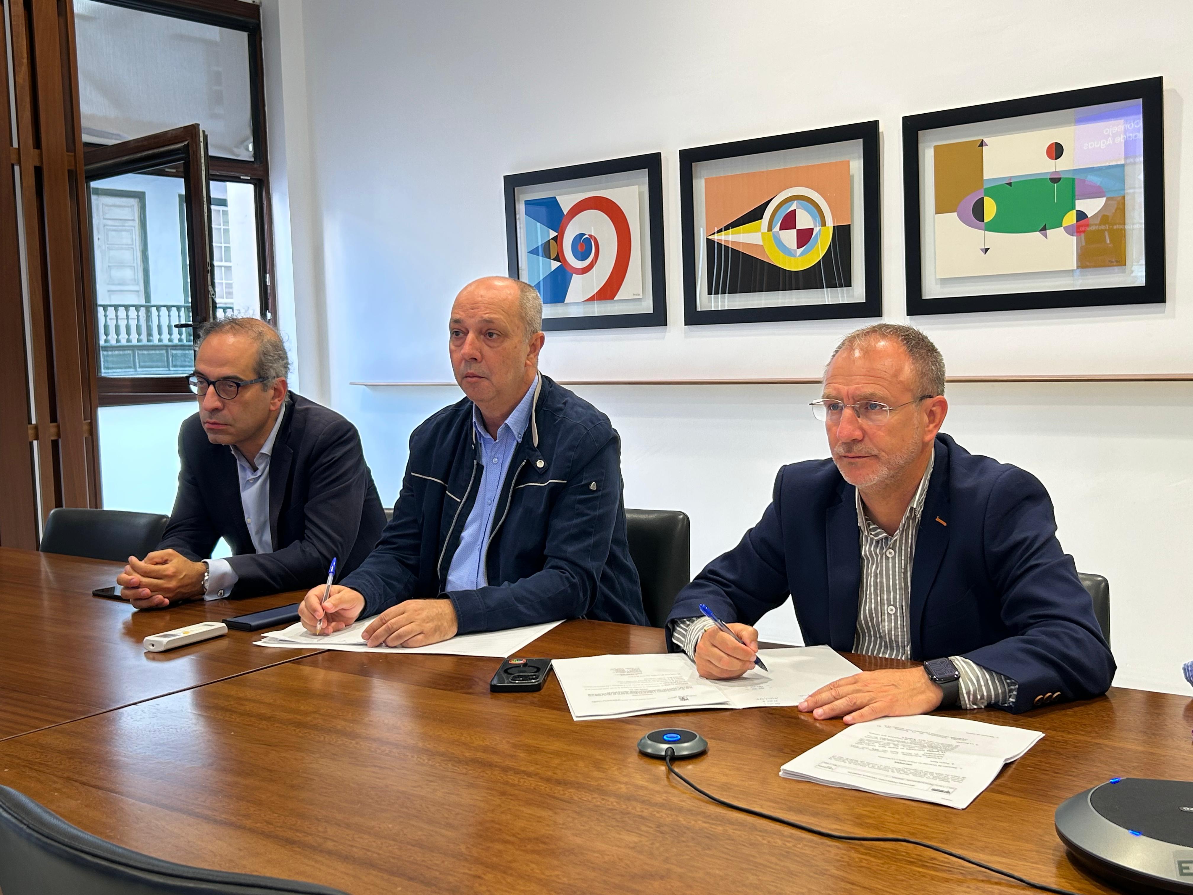 El Cabildo autoriza la apertura de un nuevo local en Puerto Naos y aumenta los medidores instalados en la zona