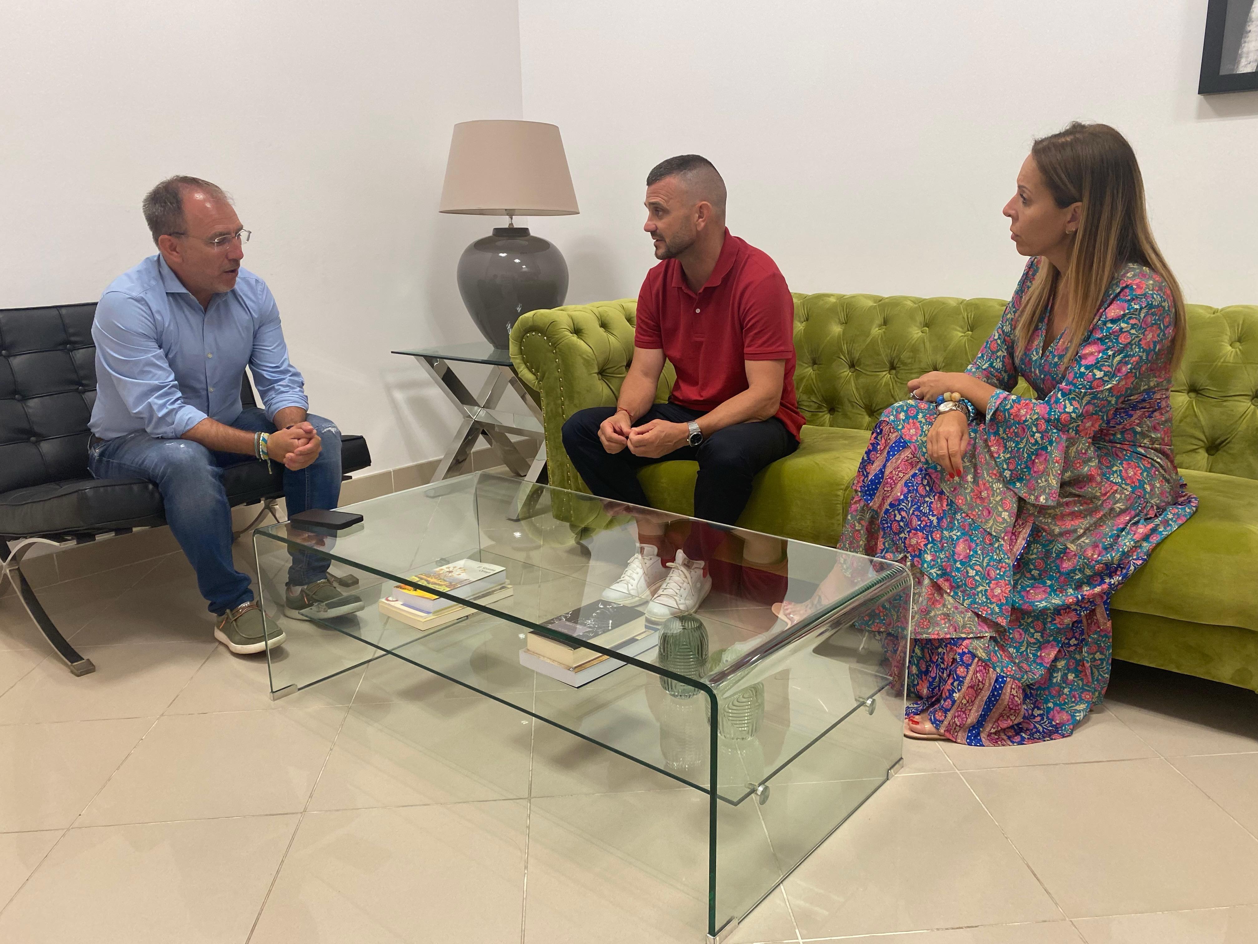 Reunión entre Sergio Rodríguez, Ángeles Fernández y Eloy Martín