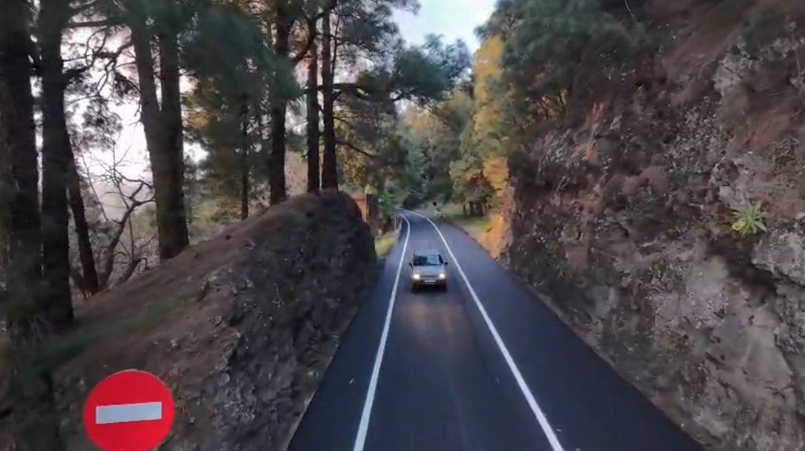 La primera fase del asfaltado de la curva de Los Castañeros concluye sin incidencias en la operativa novedosa planteada en el nuevo túnel de la Cumbre