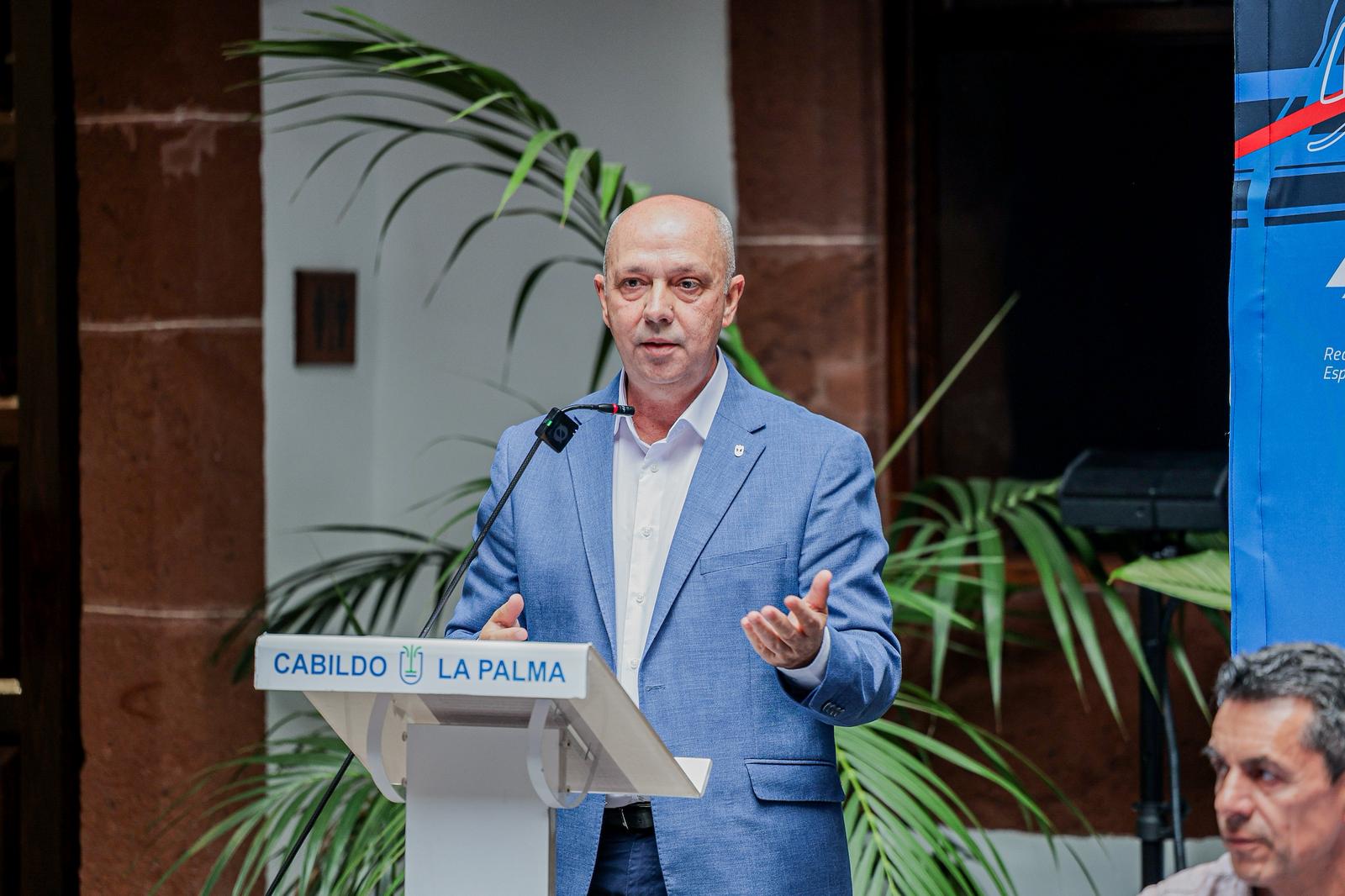 La Palma se convierte en el epicentro del windsurf infantil y juvenil con el Campeonato de España de Techno e IQFOIL