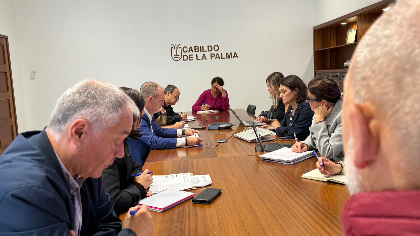 Redacción de las bases de ayudas para hacer frente a la crisis de Oriente Medio