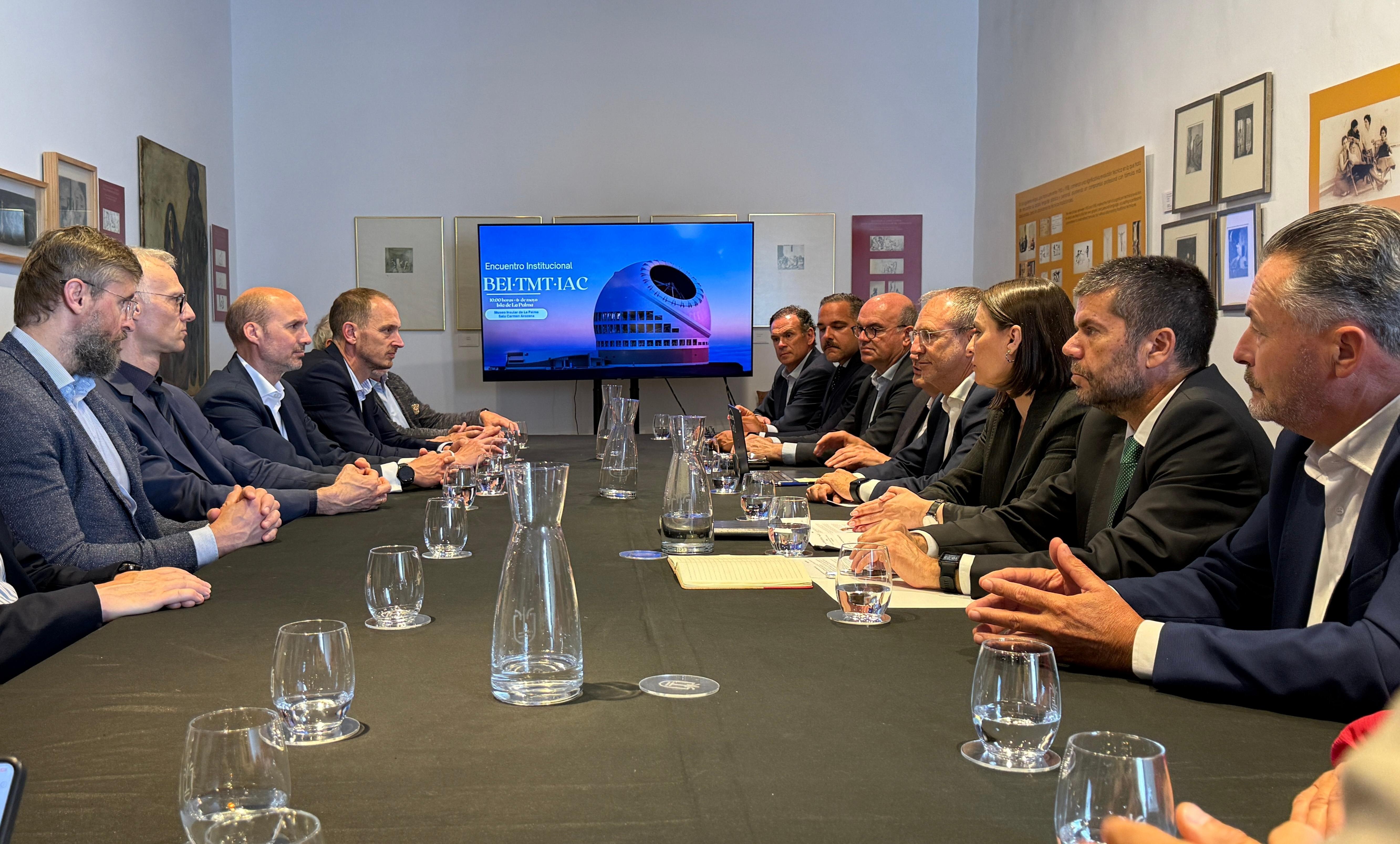 Reunión con la delegación del Banco Europeo de Inversiones (BEI) y representantes del Consorcio del Telescopio de Treinta Metros (TMT)