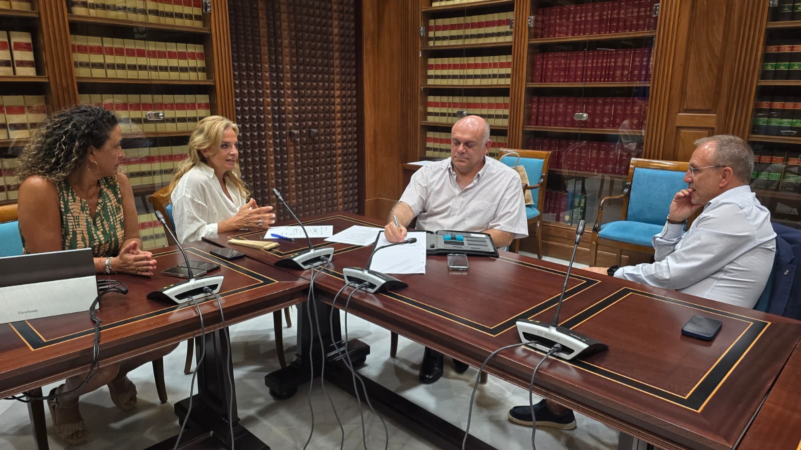 Sergio Rodríguez aborda con la Consejería de Sanidad los avances de las infraestructuras sanitarias y la situación de los trabajadores de ambulancias 