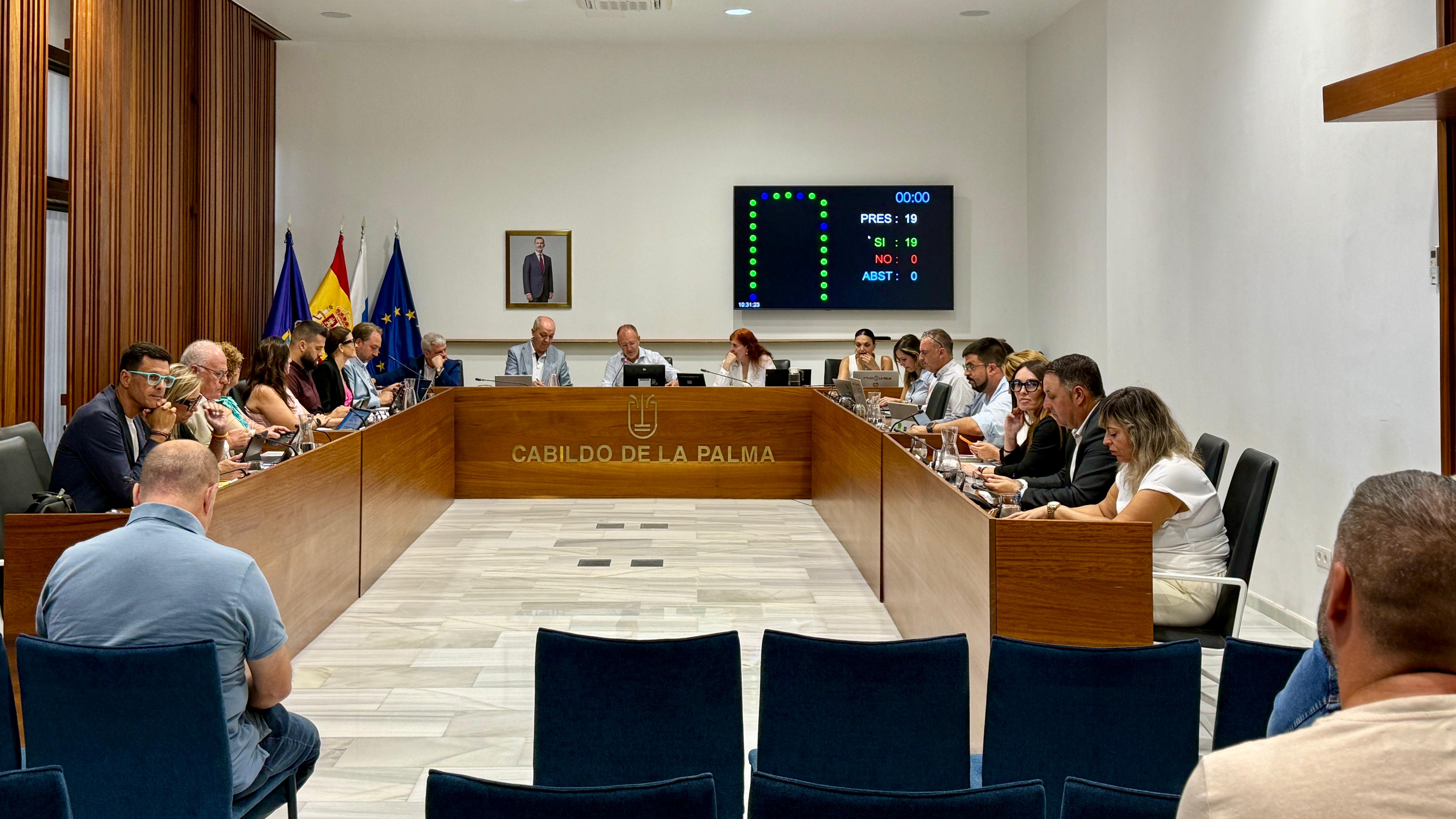 El Cabildo aprueba una moción institucional para denominar Centro Nuestra Señora de El Socorro al actual Villaflora