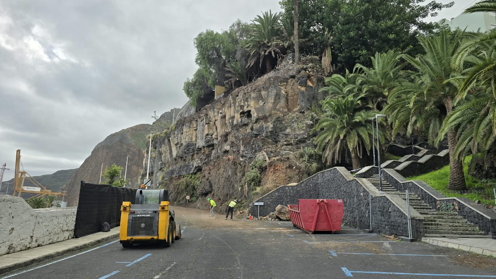 El Cabildo interviene de emergencia para garantizar la seguridad en la carretera de El Galeón, en Santa Cruz de La Palma  