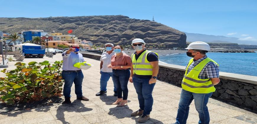 El Paseo Marítimo del Puerto de Tazacorte recobra la normalidad tras mejorar la seguridad de la zona afectada por los desprendimientos 