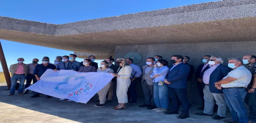 El Cabildo y las Escuelas Unitarias designan el jardín del Centro de Visitantes del Roque como Rincón Insular por la Paz