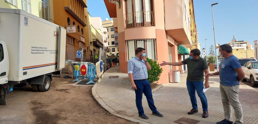 El Cabildo ejecuta el 60% de las obras de remodelación de la calle Príncipe Felipe de San Andrés y Sauces