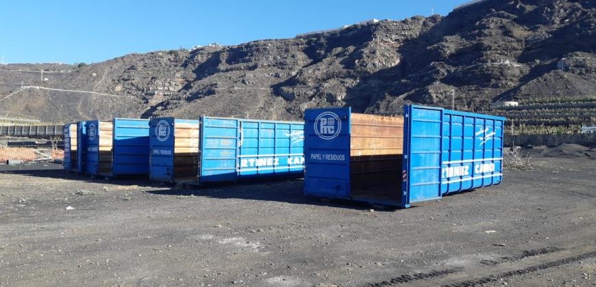 El Cabildo habilita un espacio en Puerto Naos para la recogida separada del material de los invernaderos dañados por volcán