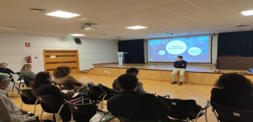 El Cabildo comparte con los vecinos afectados el borrador del Plan de Recuperación de La Palma
