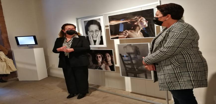 La exposición itinerante con motivo del Día Internacional de las Mujeres implica a la sociedad educativa palmera 