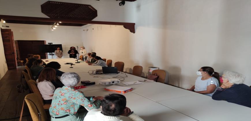 El Cabildo forma al personal de la Residencia de La Dehesa en cuidados en la vejez 