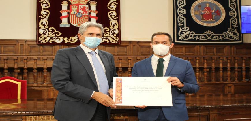 El Cabildo recibe una donación de la Universidad de Alcalá de Henares destinada a ayudar a los afectados por el volcán