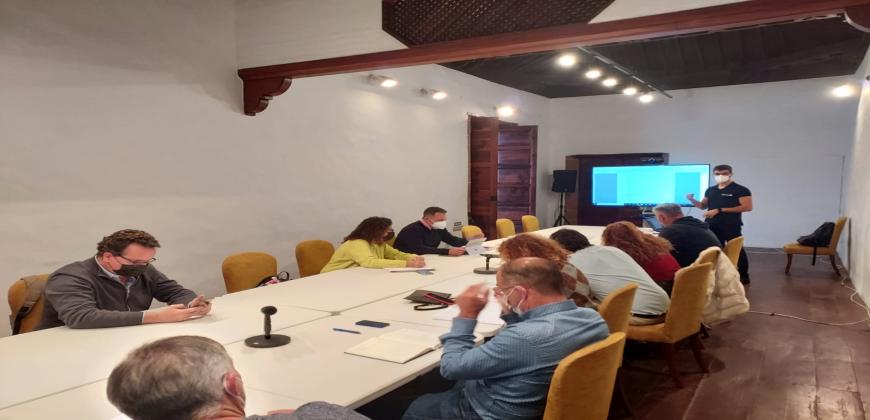 Los agricultores y regantes ya pueden acceder a Las Hoyas y La Bombilla con estrictas medidas de seguridad