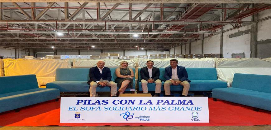 El Cabildo recibe los 250 sillones donados por el Ayuntamiento y empresarios de Pilas para las personas damnificadas