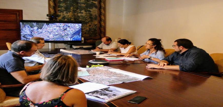 El Cabildo pondrá en marcha una experiencia piloto para la recogida puerta a puerta de envases y papel cartón en Santa Cruz de La Palma