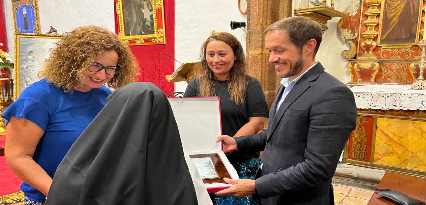 El Cabildo destaca la labor caritativa y asistencial de las Hermanas de la Cruz en sus 50 años de trayectoria