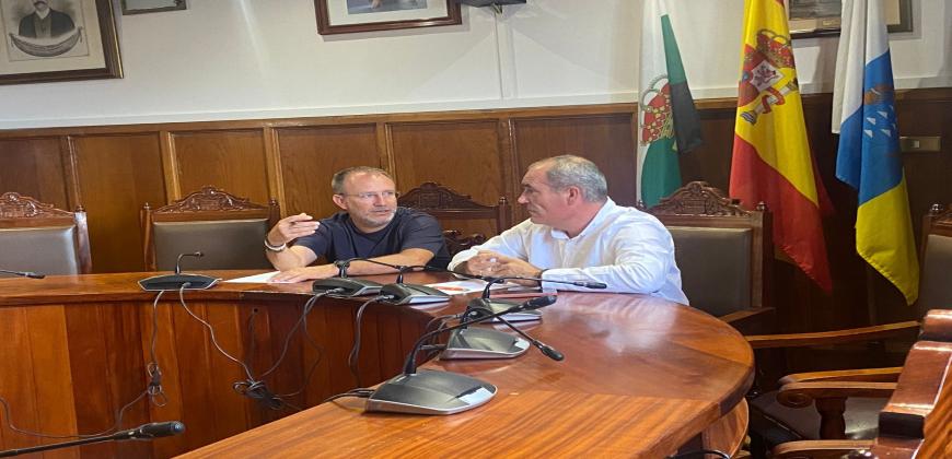 El Cabildo y el Ayuntamiento de El Paso ordenan el Área de Actividad Económica Recta de Padrón - Paraje de Fátima