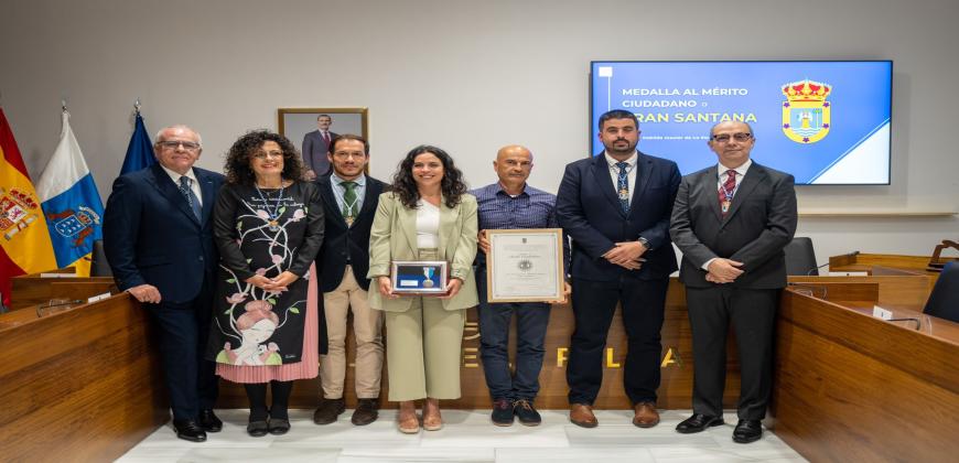 Medalla Mérito Civil Fran Santana