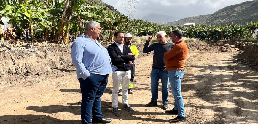 El Cabildo ultima la obra de urbanización del nuevo vial urbano entre El Pozo y Plaza Castilla en Tazacorte