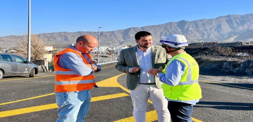 El Cabildo abre el tráfico al acceso del cruce de La Laguna y al Parque de Bomberos