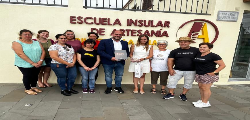 El Cabildo organiza la segunda edición del campus de verano de Artesanía 