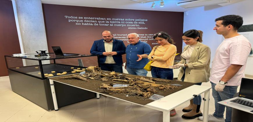 El Cabildo apuesta por la arqueología palmera colaborando con el estudio de la cultura benahoarita
