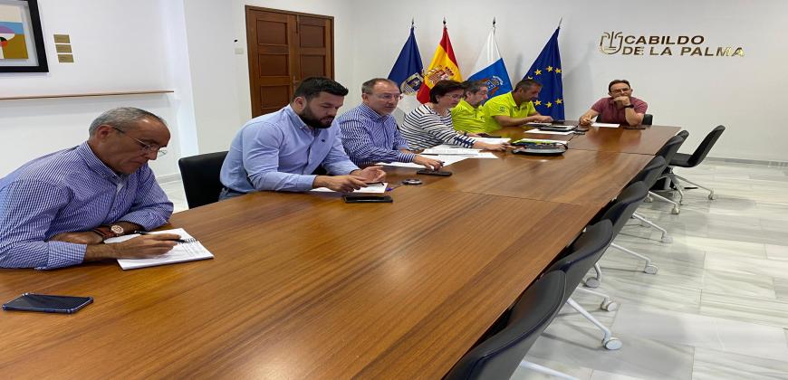 El Cabildo autoriza el acceso a 10 viviendas más de La Bombilla y amplía las mediciones en los locales comerciales de la avenida de Puerto Naos