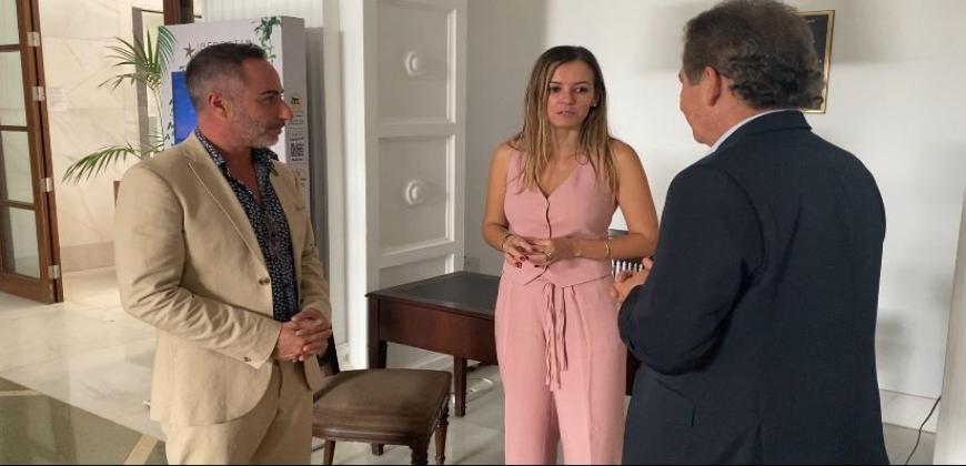 El Cabildo e Iberostar sellan un acuerdo para incorporar productos locales en los hoteles de Canarias 