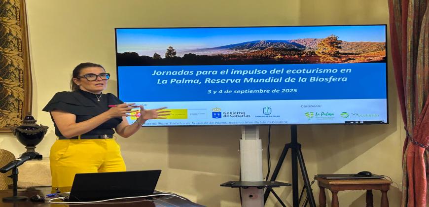 La consejera Raquel Rebollo en las jornadas de ecoturismo.