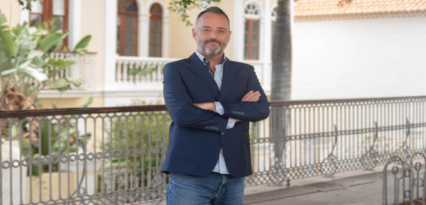 Alberto Paz. 