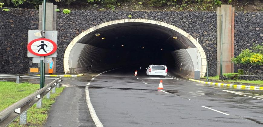 El Cabildo de La Palma mantiene el doble sentido en el túnel nuevo de la Cumbre mientras persista el riesgo por desprendimientos