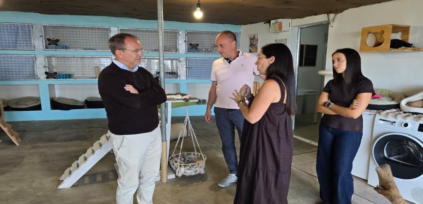 El Cabildo de La Palma refuerza su compromiso con el Bienestar Animal apoyando el proyecto de ‘Villa Michis’ de Biampa