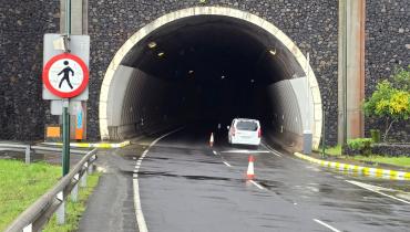 El Cabildo de La Palma mantiene el doble sentido en el túnel nuevo de la Cumbre mientras persista el riesgo por desprendimientos