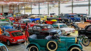 Un millar de personas visitan la exposición del 40º Aniversario del Club de Automóviles Antiguos de El Paso