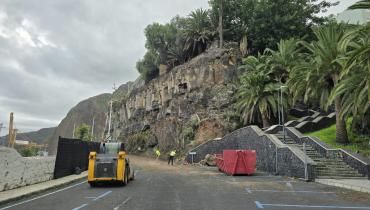 El Cabildo interviene de emergencia para garantizar la seguridad en la carretera de El Galeón, en Santa Cruz de La Palma  
