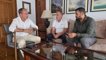 El Cabildo mejora la parada del Cubo de La Galga y crea aparcamientos disuasorios en Puntallana